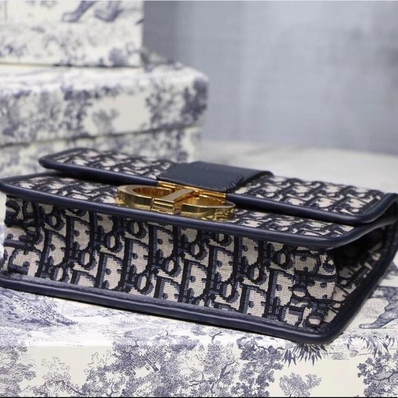 Dior - Picture 3 of 5